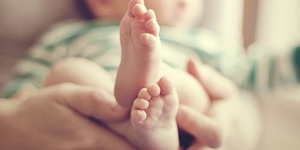 Kelahiran Langka, Bayi di Hong Kong Hamil Janin Kembarannya