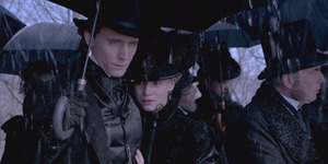 Tom Hiddleston-Mia Wasikowska Bercinta di Trailer Crimson Peak