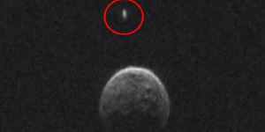 UFO Terlihat Mengelilingi Asteroid 2004 BL86
