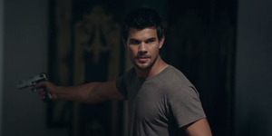 Aksi Parkour Taylor Lautner di Film Tracers