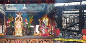 Patung Dewi Kwan Im Selamat Dari Kebakaran di Wihara Dharma Bakti