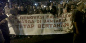 Demo Anarkis, Warga Jebol Pagar Rumah Ahok Tengah Malam