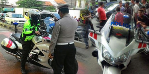 Polisi Gadungan Pakai Moge Terobos Jalur Busway Ditangkap