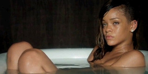 Heboh Video Rihanna Kentut di Bathtub