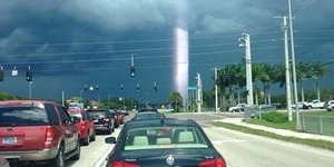 Cahaya Misterius di Langit Florida Bikin Heboh Netizen