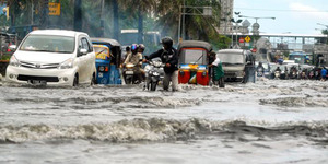 5 Tips Agar Mesin Mobil Tidak Mogok Saat Banjir