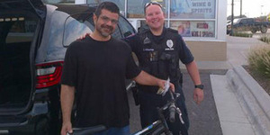 Polisi Baik Hati Kado Tunawisma Sepeda Buat Kerja