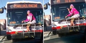 Wanita Aneh, Anggap Dirinya Sepeda Lalu Nempel di Depan Bus
