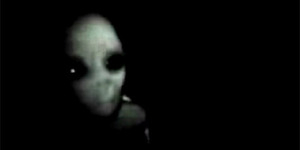 'Alien' di Halaman Rumah Warga Hebohkan Netizen