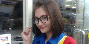 Foto Siti Rohmah Si Gadis Indomaret yang Makin Cantik