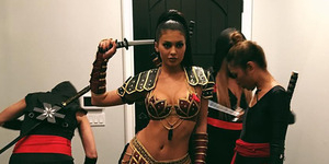 Kylie Jenner Jadi Warrior Seksi di Pesta Halloween