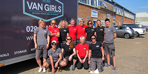 Van Girls, Layanan Pemindah Barang dengan Pegawai Wanita
