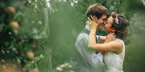 5 Kalimat Romantis Buat Pasangan Bahagia & Setia