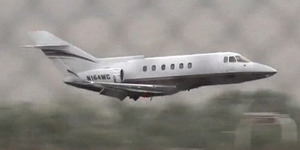 Aksi Dramatis Pilot Mendaratkan Pesawat Tanpa Roda