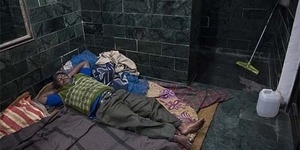Demi Kirim Uang ke Keluarga, Pria Ini Sampai Tinggal di Toilet
