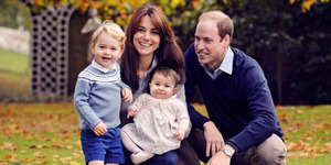 Foto Indah & Harmonis Keluarga Pangeran William Sambut Natal