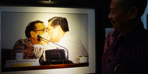 Lihat Foto Menterinya 'Mesra', Jokowi: 'Ini Mereka Lagi Ngapain?'
