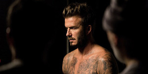 David Beckham Telanjang Dada di Iklan Parfum 'David Beckham Beyond'