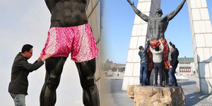 Patung Pria Bugil Dipaksa Warga Pakai Celana Motif Bunga