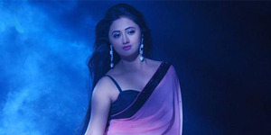 Rashami Desai 'Tapasya' Beradegan Sensual di Serial Adhuri Kahaani Humari