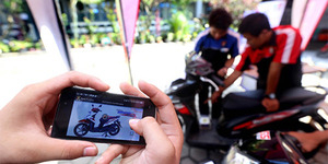Teknologi Siswa SMK Bandung Bisa Hidupkan Motor dari Smartphone