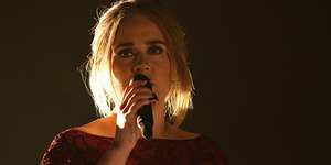 Video Adele Nyanyi Fals di Grammy Awards 2016