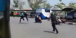 Video Debt Collector Ngacir Dikejar Polisi