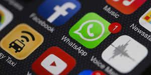 Kecanduan WhatsApp, Leher Wanita Malaysia Dirantai Suami