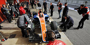 Mobil Bermasalah, Rio Haryanto Gagal Finish