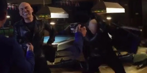 Syuting Triangle, Deddy Corbuzier Mengumpat Saat Dihantam Kursi