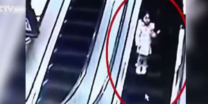 Video Pengunjung Mal Ketiban Troli Belanja dari Eskalator