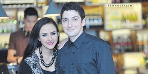 Cynthiara Alona & Pacar Bulenya Menikah 2 Mei 2016