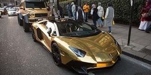 Jalanan London Heboh, Miliarder Arab Pamer Lamborghini Lapis Emas