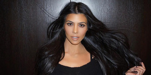 Lagi, Kourtney Kardashian Pamer Foto Super Hot Pakai Bikini