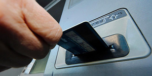 Kartu ATM Tertelan, Tabungan Umrah Rp 16 Juta Penjual Kopi Hilang