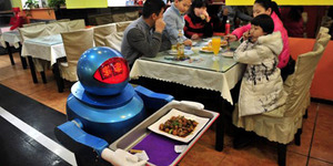 Tak Becus Bekerja, Robot di China Dipecat