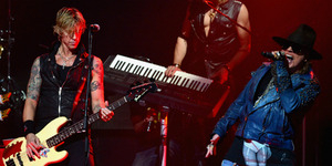 Video Keren Konser Reuni Guns N' Roses di Los Angeles