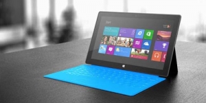 Microsoft Surface Hancurkan iPad Mini dalam Iklan Parodi