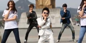 Hwang Min Woo 'Little Psy' Rilis Video Parodi Gentleman