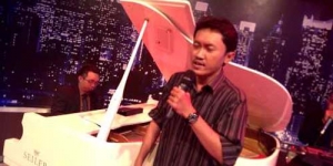 Penampilan Arya Wiguna Bawakan Lagu Demi Tuhan